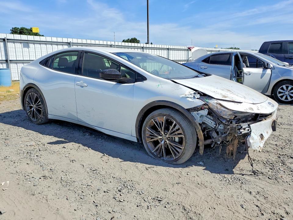 2024 Toyota Prius xle