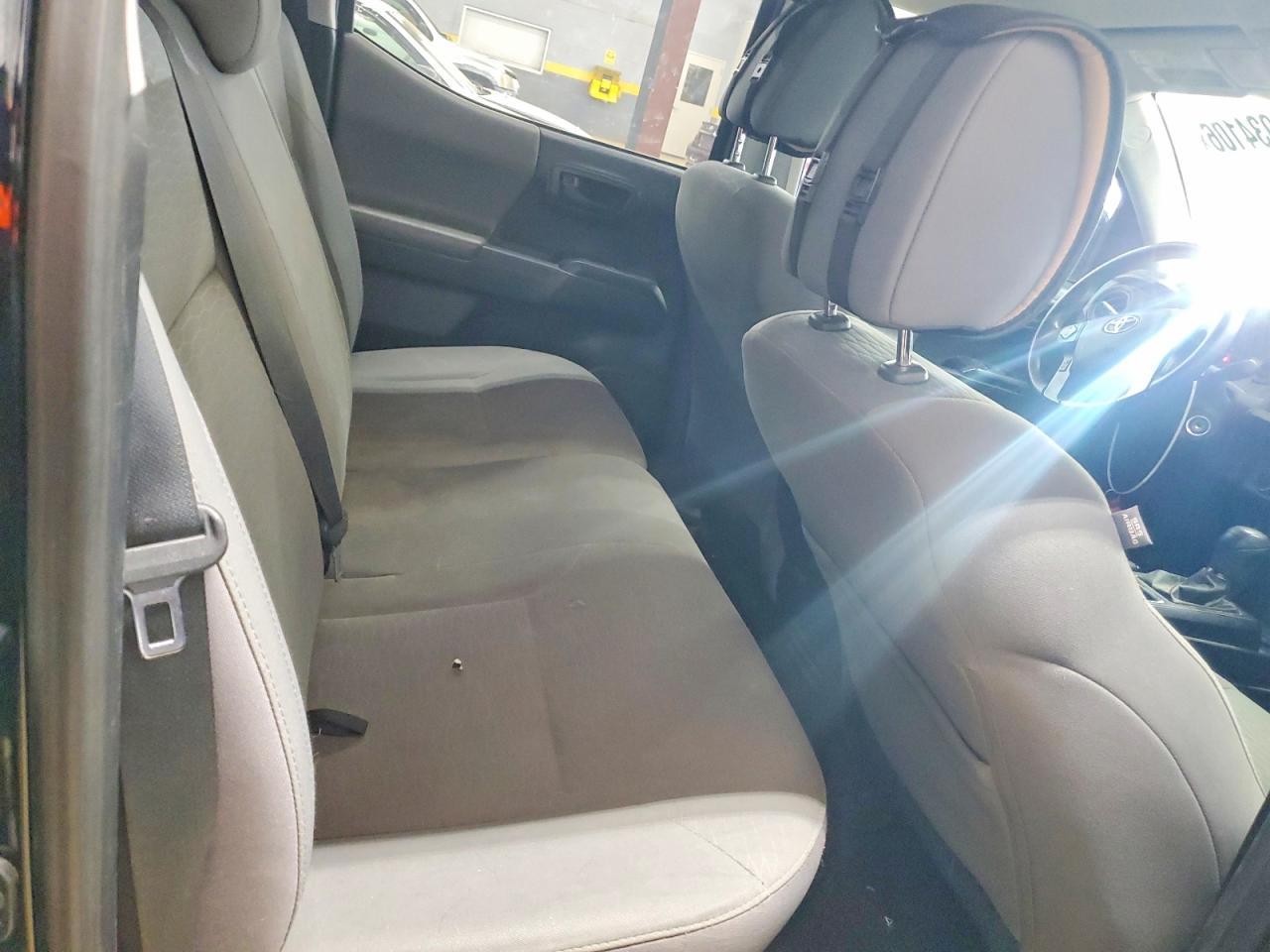 2017 Toyota Tacoma SR V6