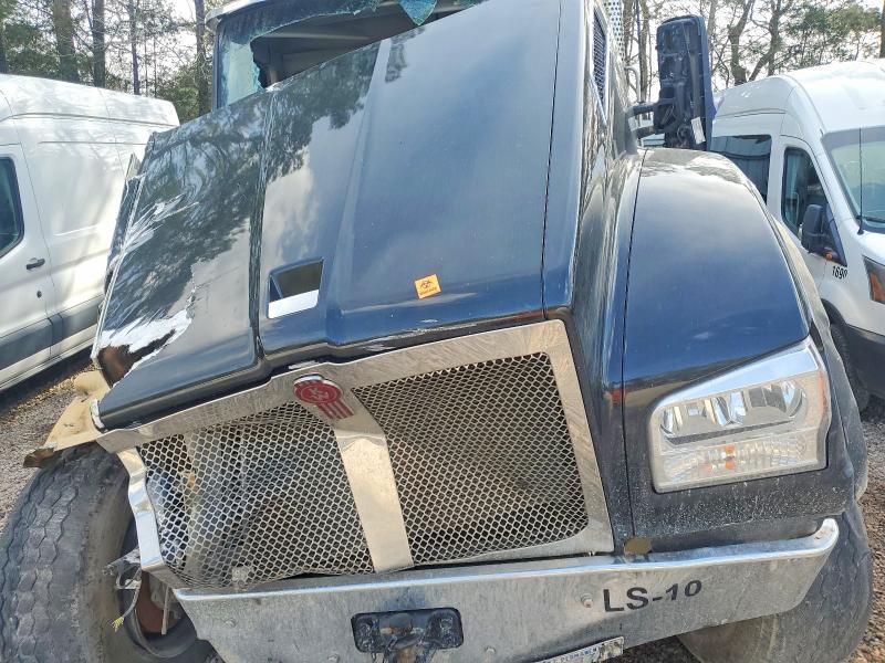 2025 Kenworth T880 Dump Truck