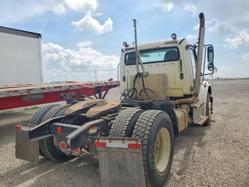 2016 Freightliner Business Class M2 Semi Truck