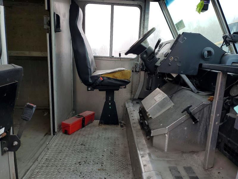 2021 Ford 3930 Delivery Truck