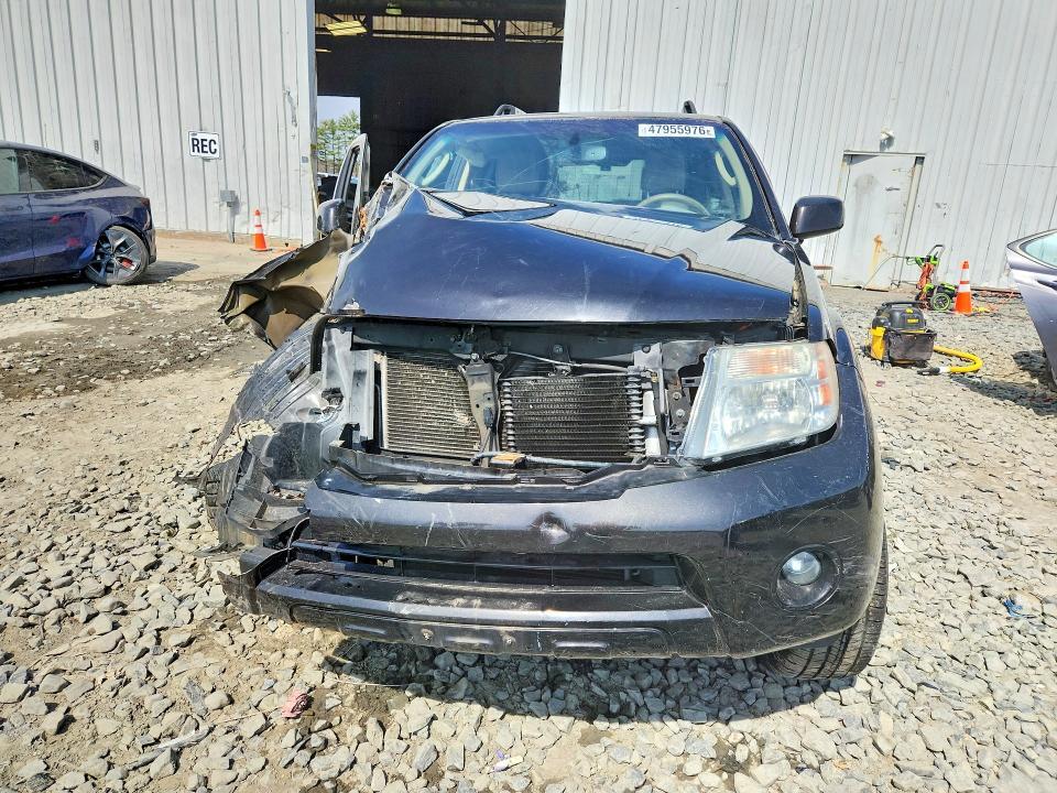 2012 Nissan Pathfinder s