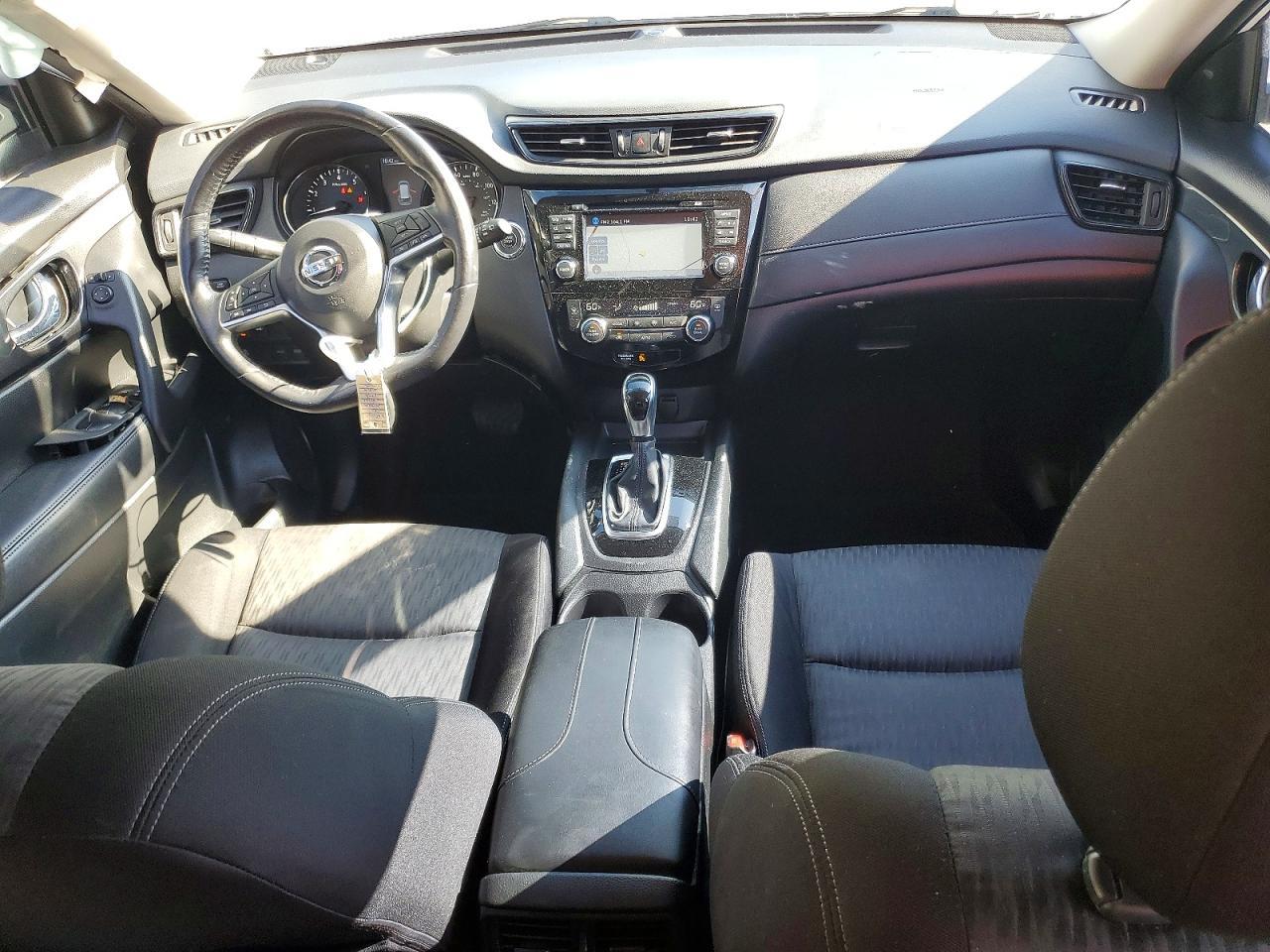 2017 Nissan Rogue sv
