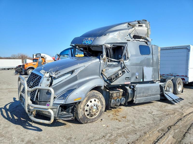 2022 Volvo VNL Semi Truck