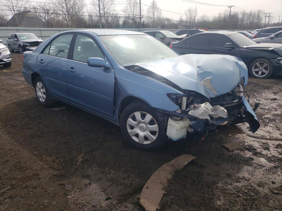 2004 Toyota Camry le