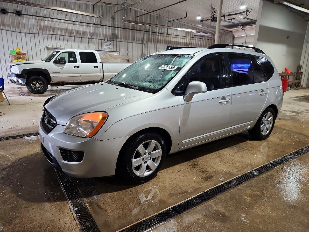 2009 KIA Rondo Base