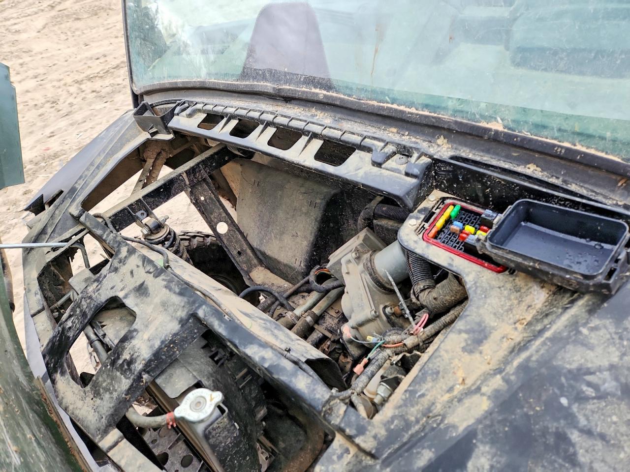 2019 John Deere XUV835M Utility Vehicle