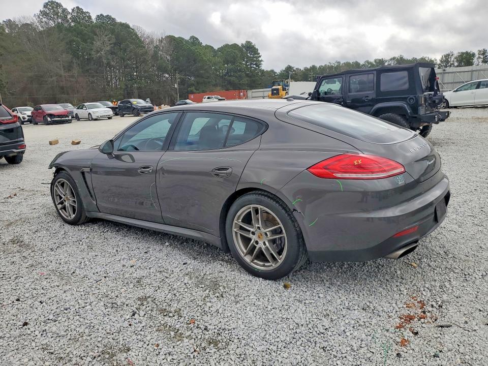 2014 Porsche Panamera 2