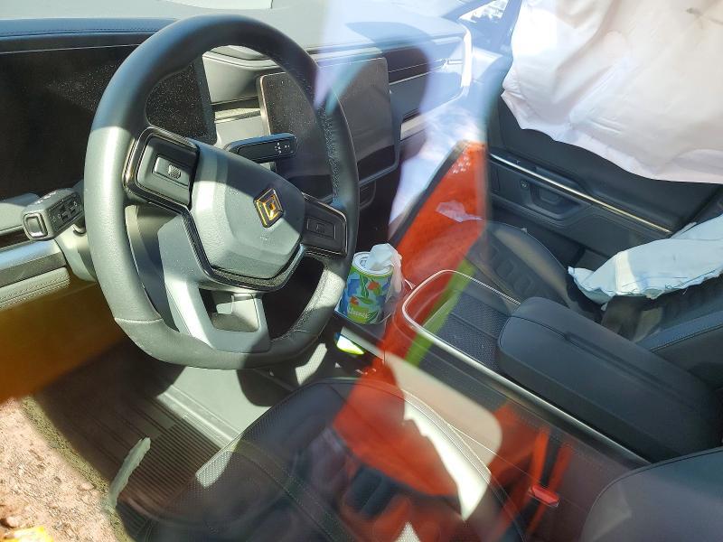 2025 Rivian R1T Adventure