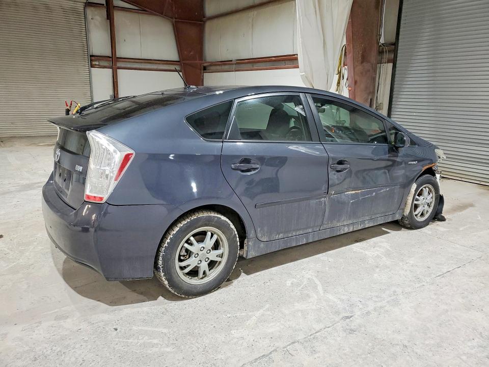 2010 Toyota Prius iii