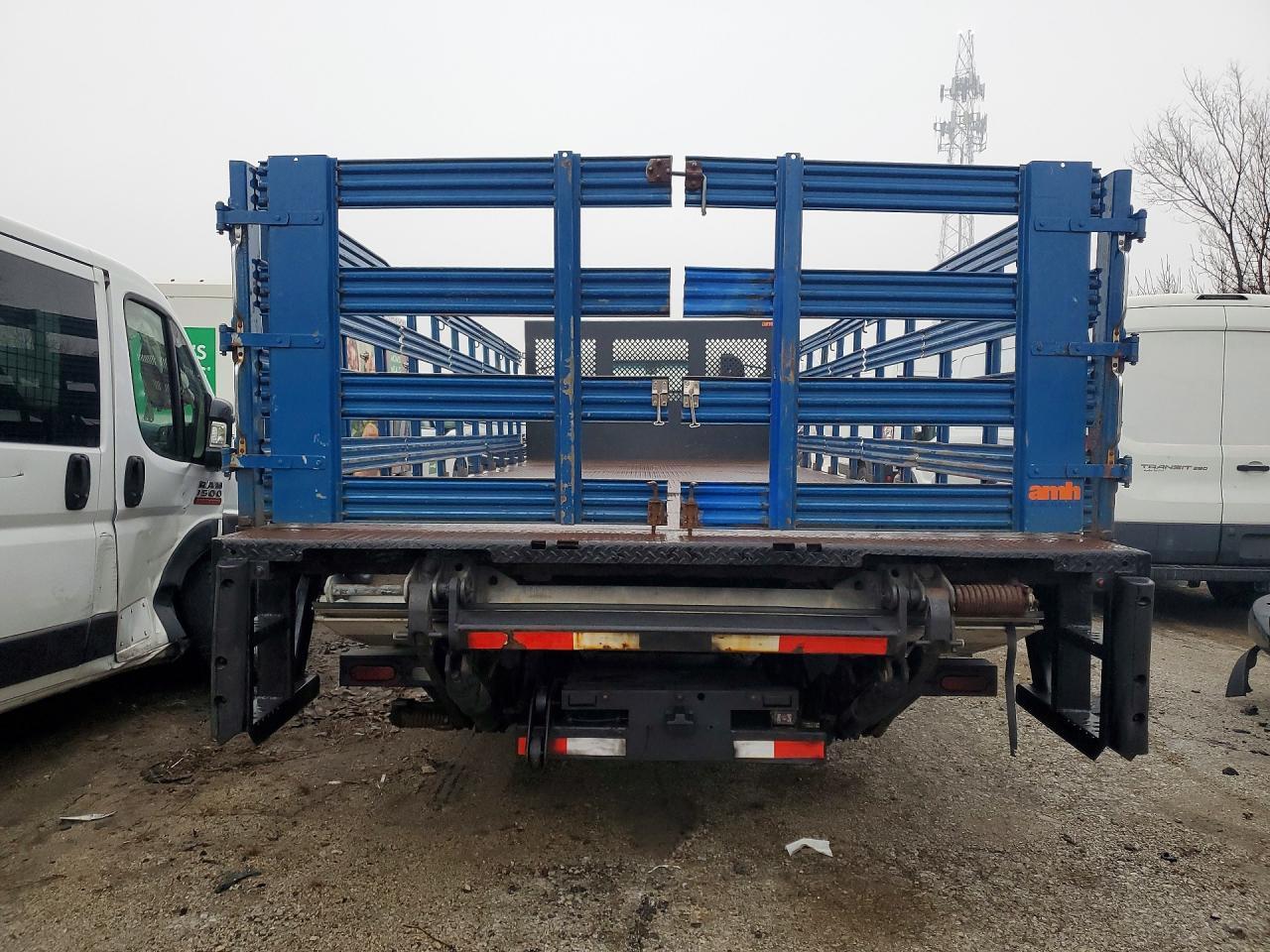 2017 Isuzu NRR Flatbed Truck