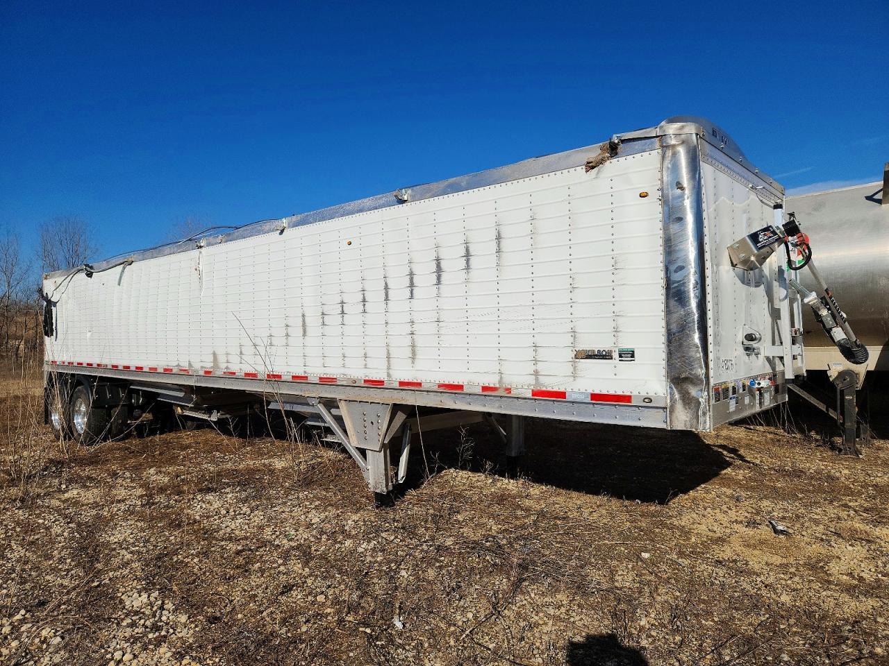 2026 Wilson Hogtrailer 2026 Wilson DWH-750 Grain Trailer