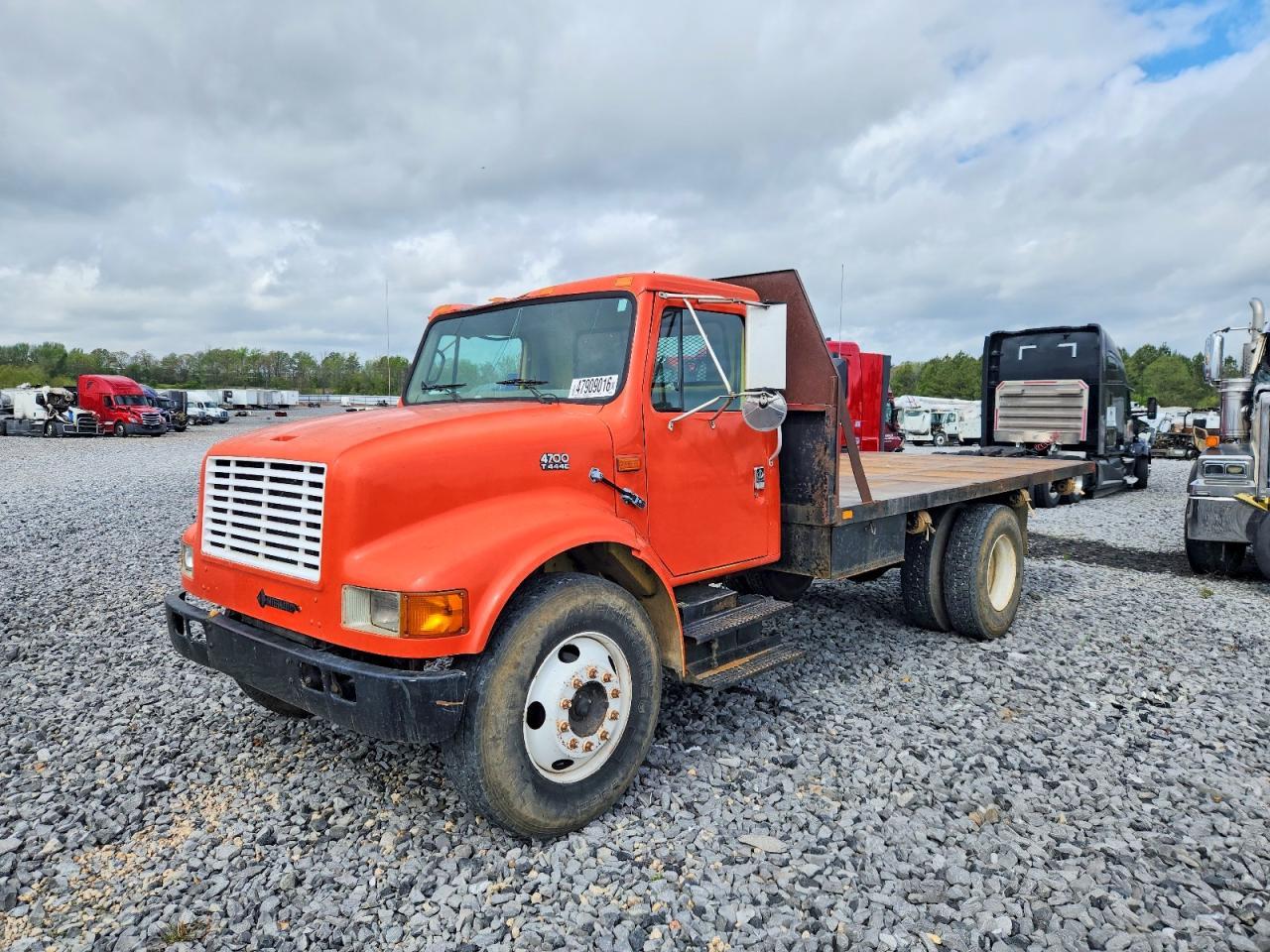 1999 International 4700 Flatbed Truck