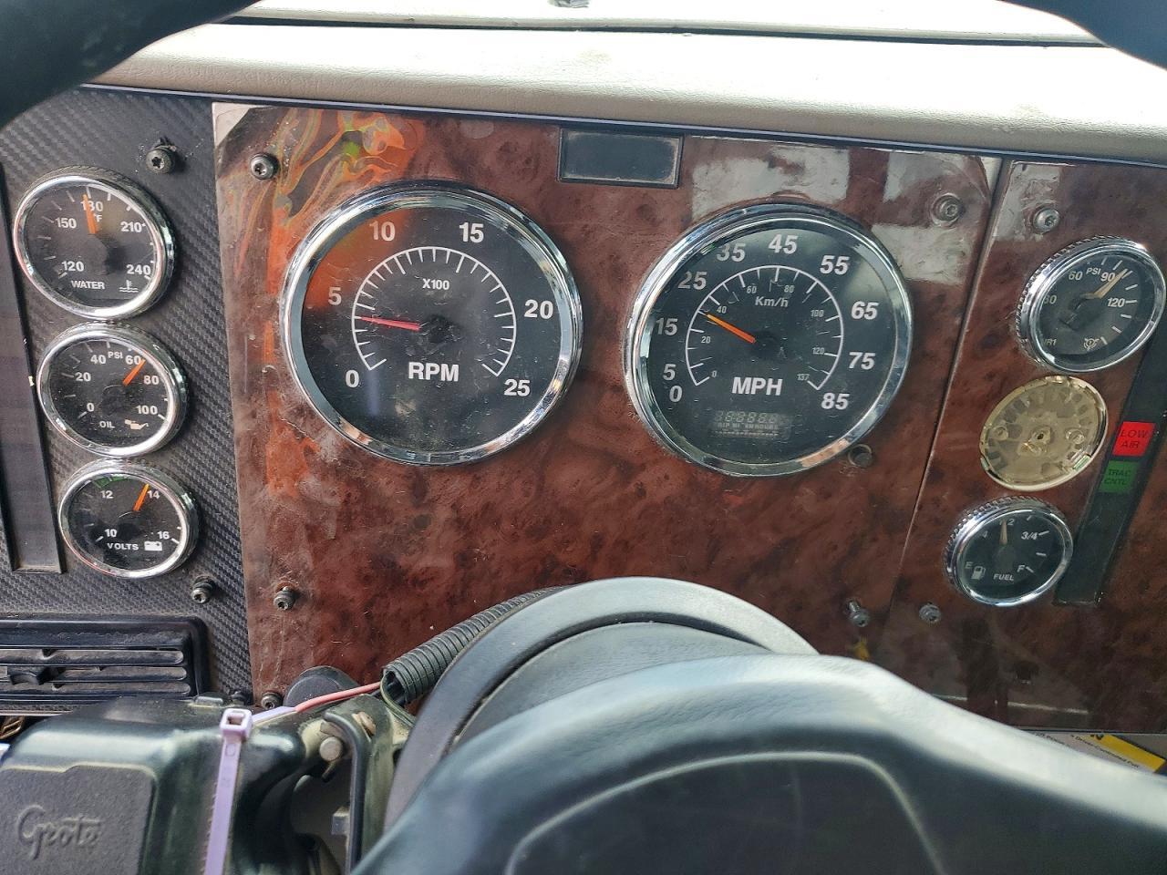 2001 International DF597 Dump Truck