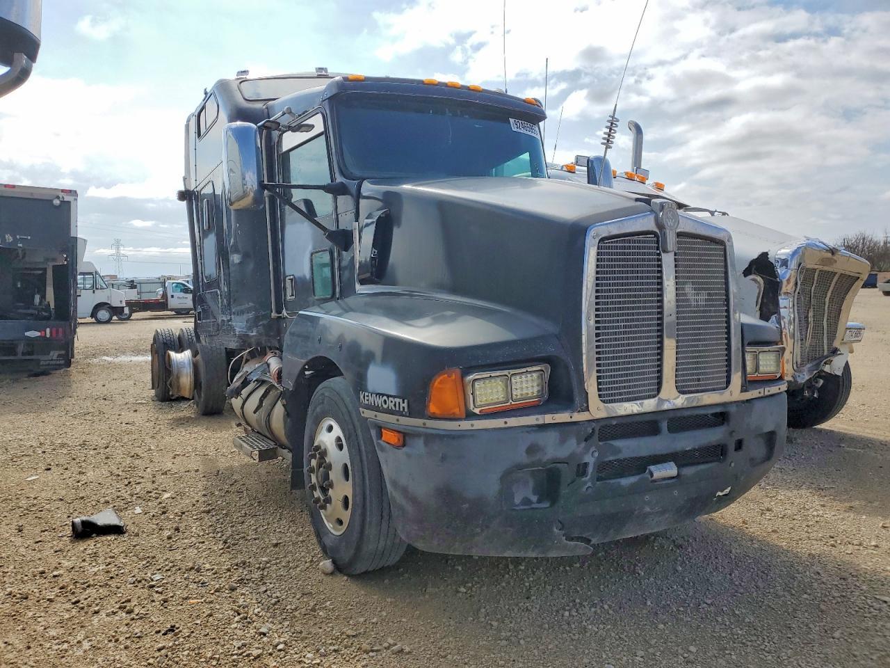 1999 Kenworth T600 Semi Truck