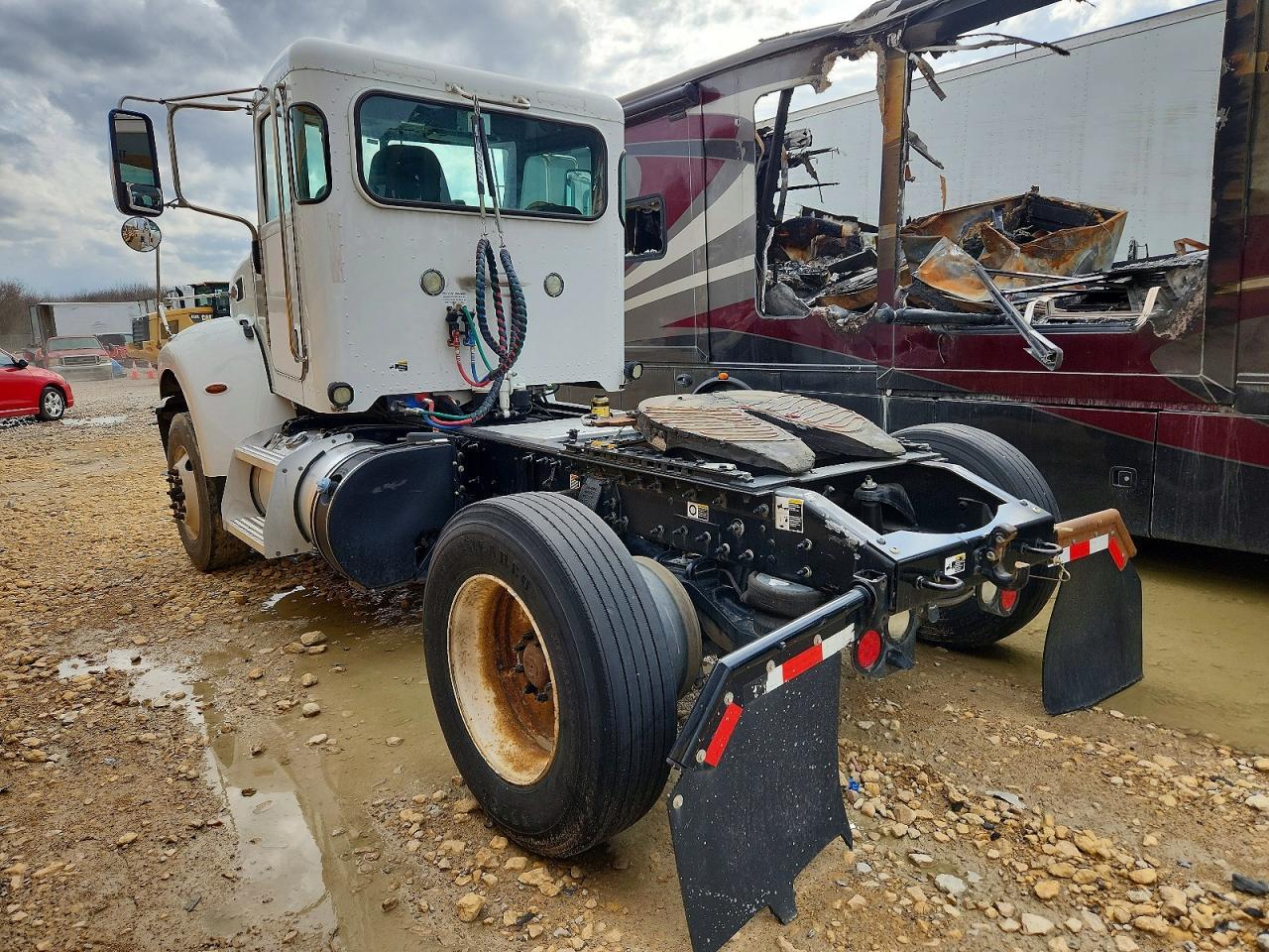 2018 Peterbilt 348 Semi Truck