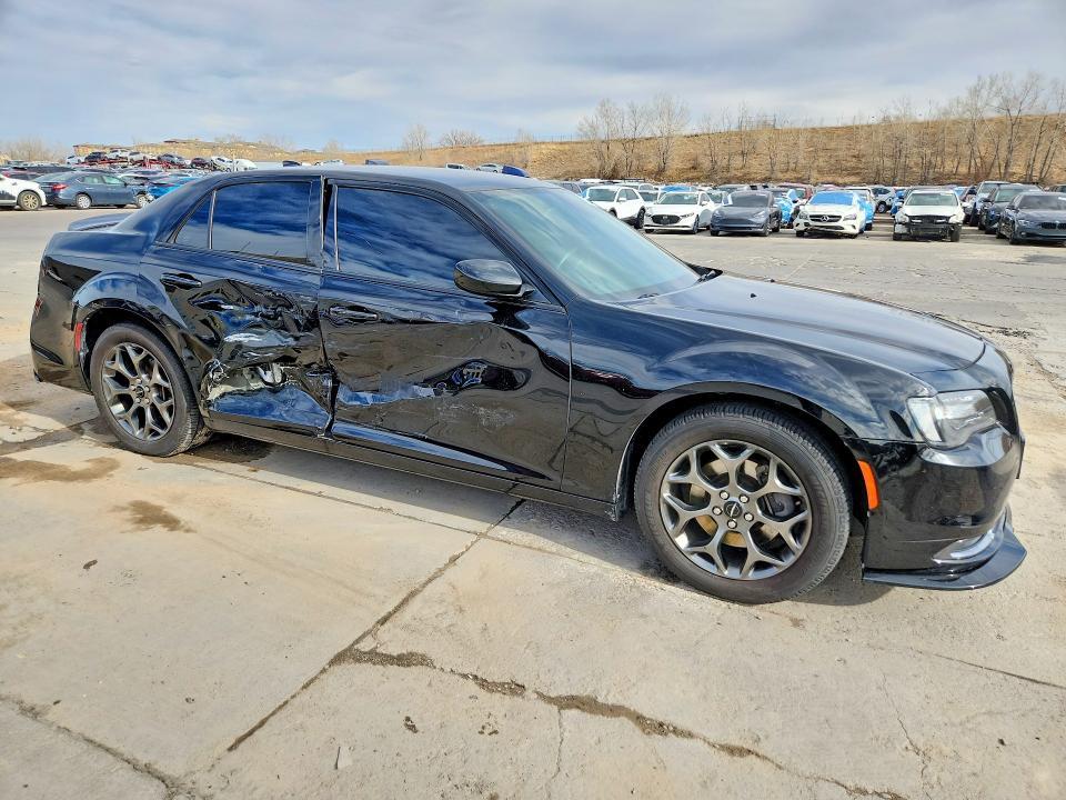 2016 Chrysler 300 s