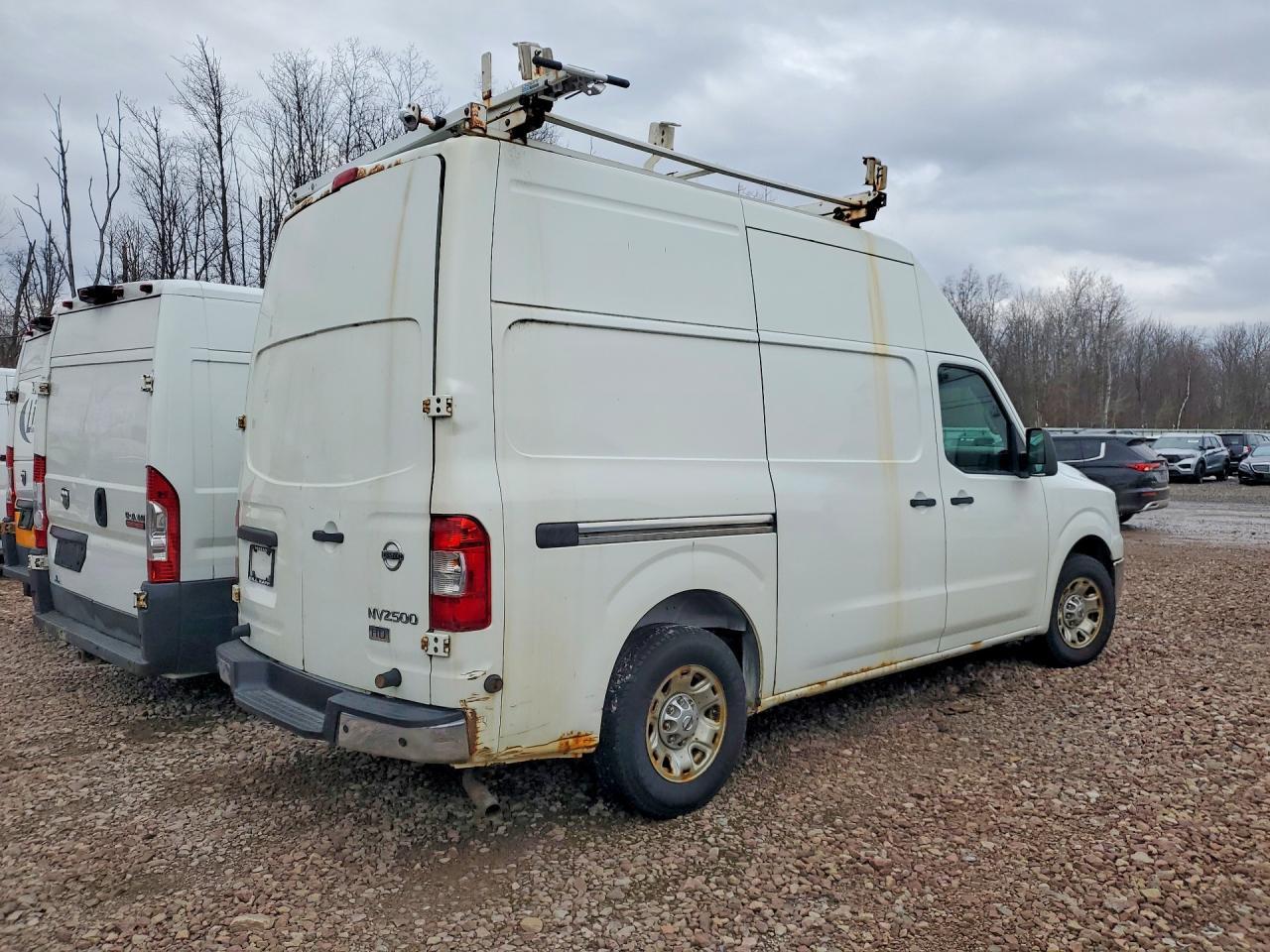 2013 Niss NV