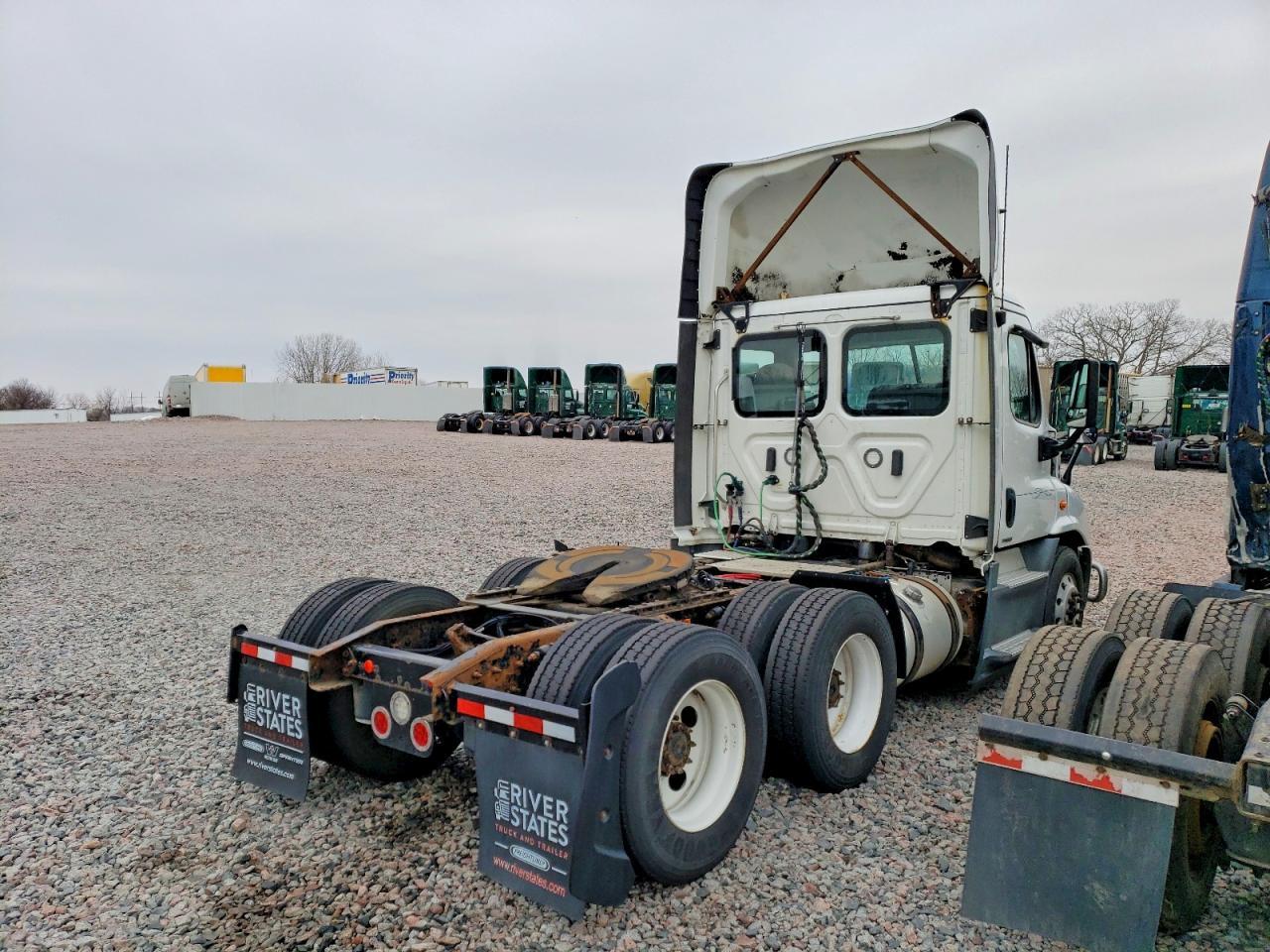 2020 Freightliner Cascadia 1