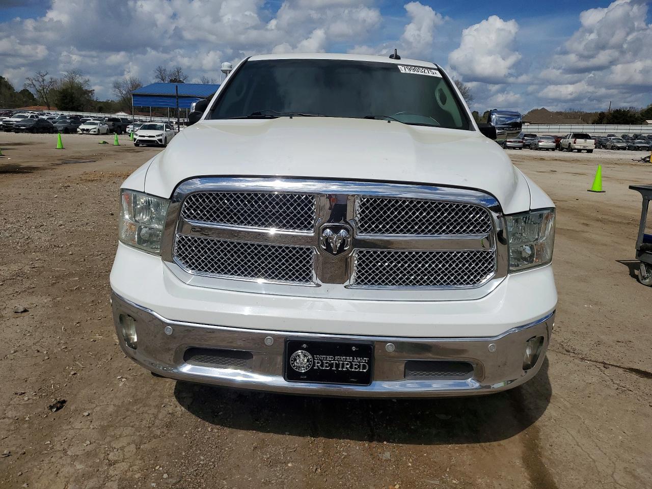 2016 Ram Trucks 1500 slt