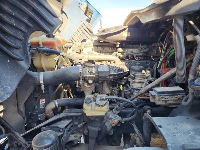 2015 Freigliner 2015 Freightliner Cascadia Semi Truck