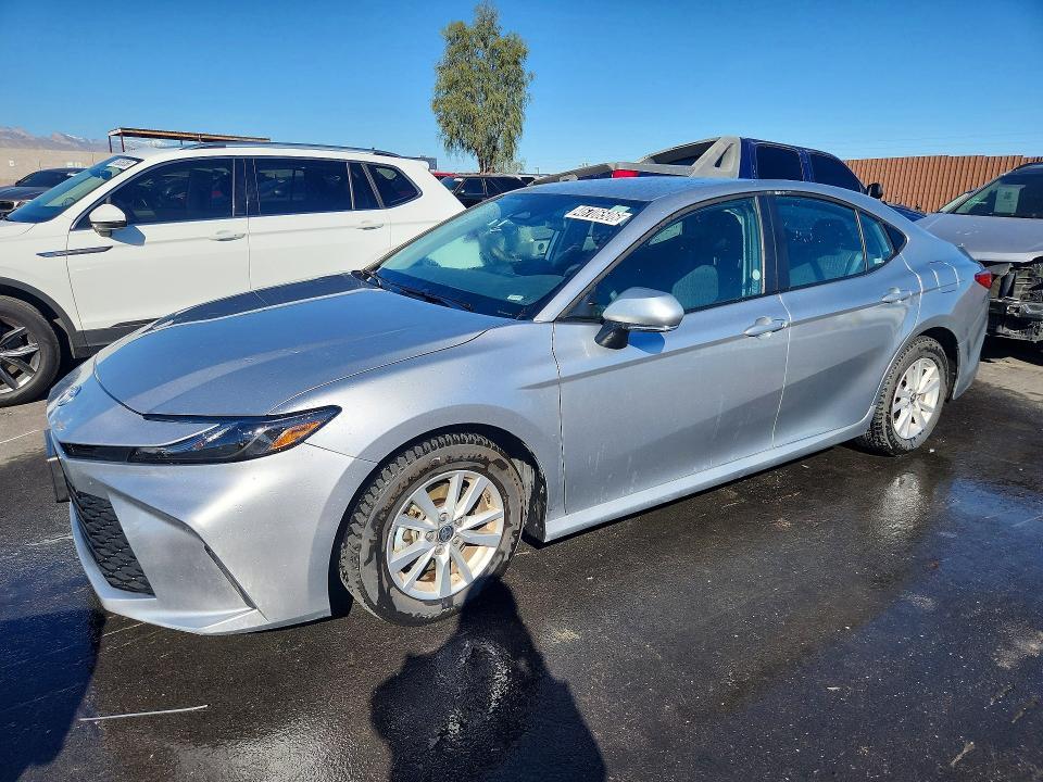 2025 Toyota Camry le