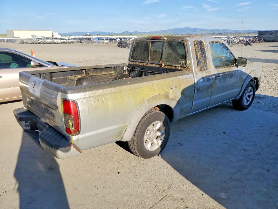 2002 Nissan Frontier Standard