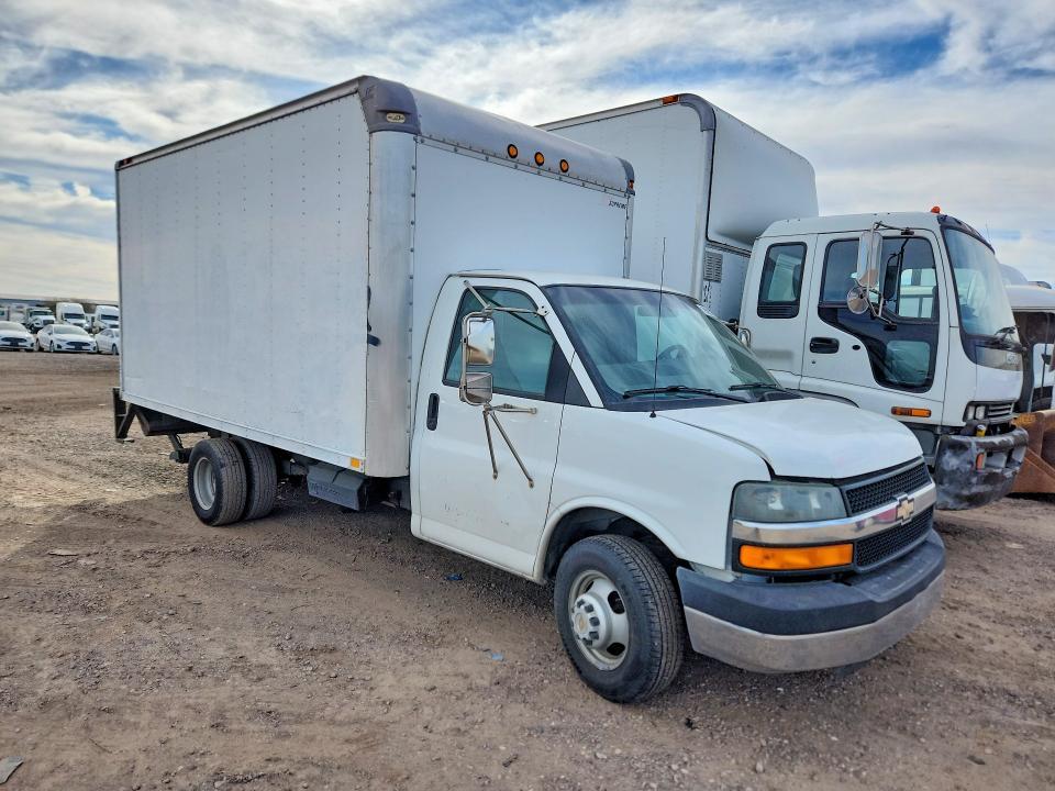 2004 Chevrolet Express BOX Truck