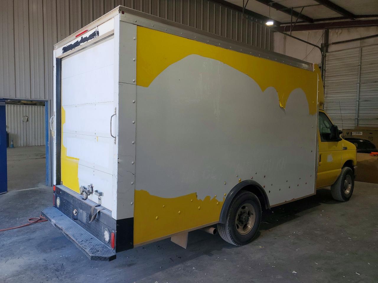 2016 Ford E350 Delivery Truck