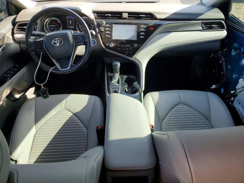 2020 Toyota Camry Hybrid se