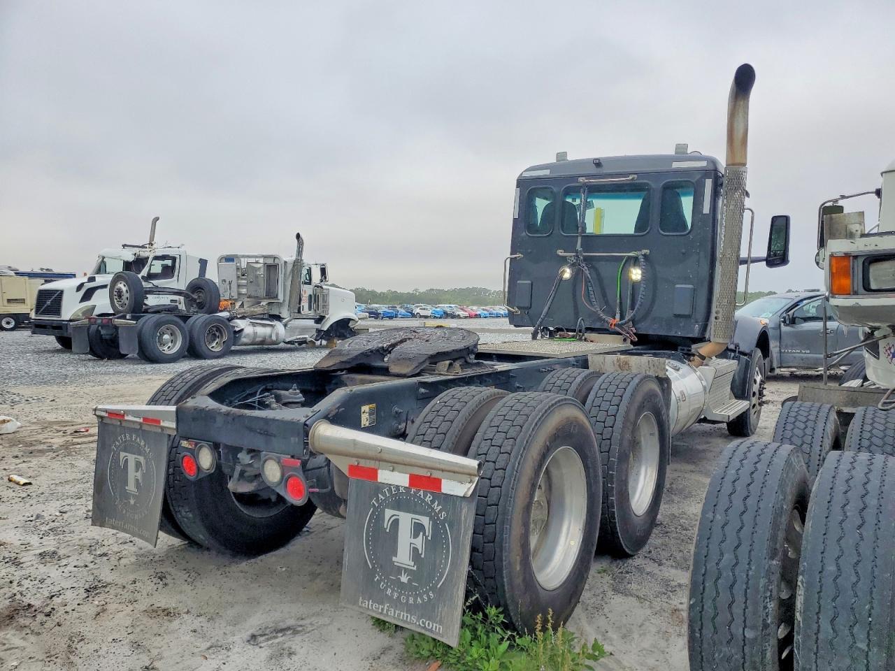 2023 Peterbilt 567 Semi Truck