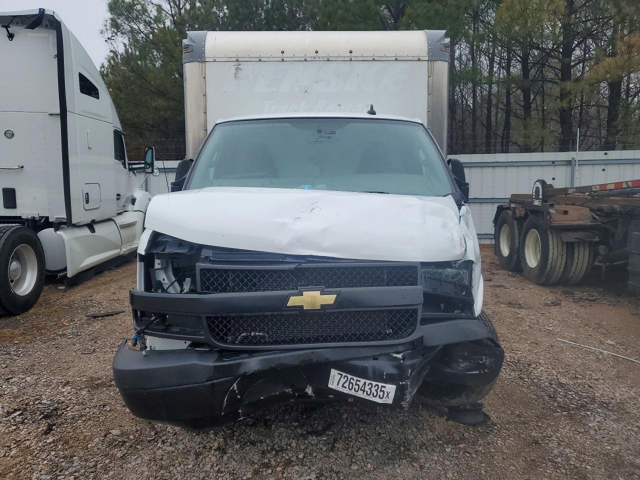 2023 Chevrolet Express G3500 BOX Truck