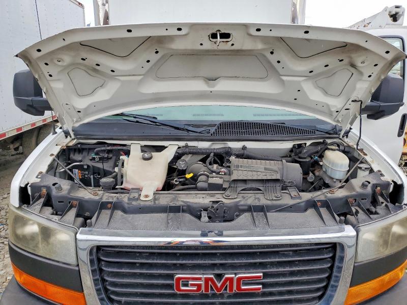 2013 GMC Savana BOX Truck