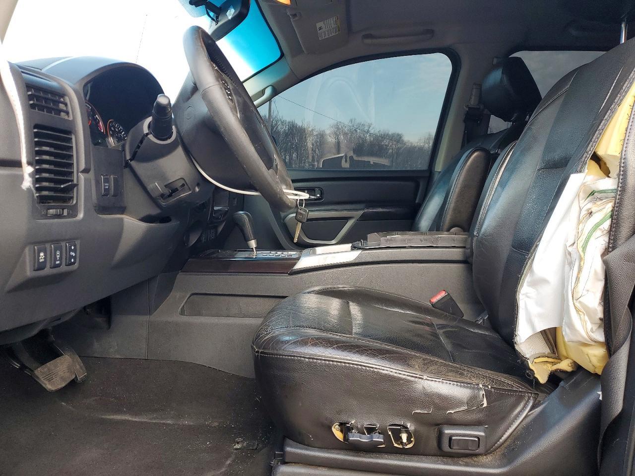 2015 Nissan Titan SL