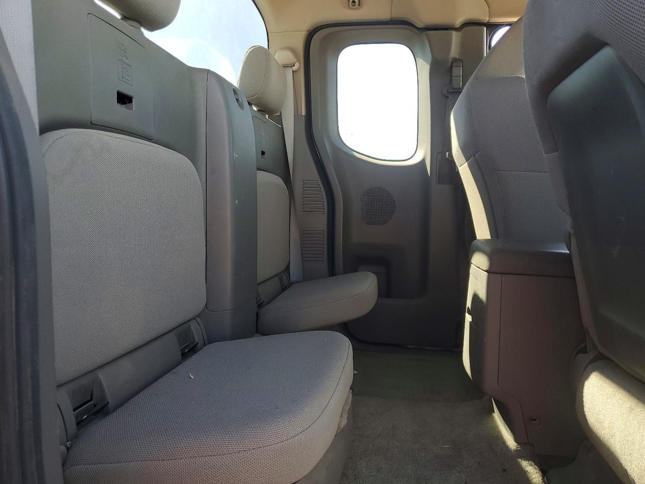 2014 Nissan Frontier S