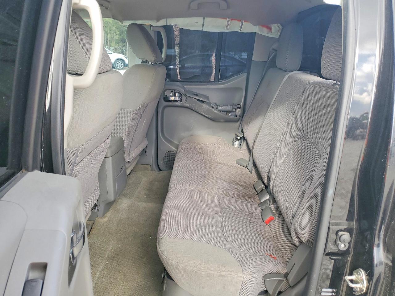 2017 Nissan Frontier SV