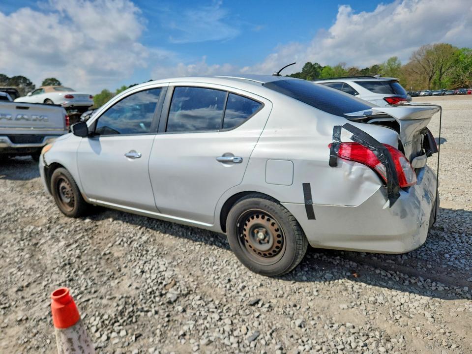 2015 Nissan Versa 1.6 sv
