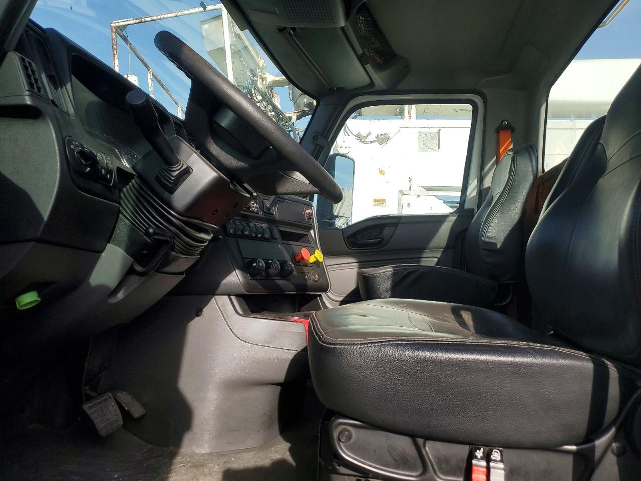2020 International LT625 Semi Truck