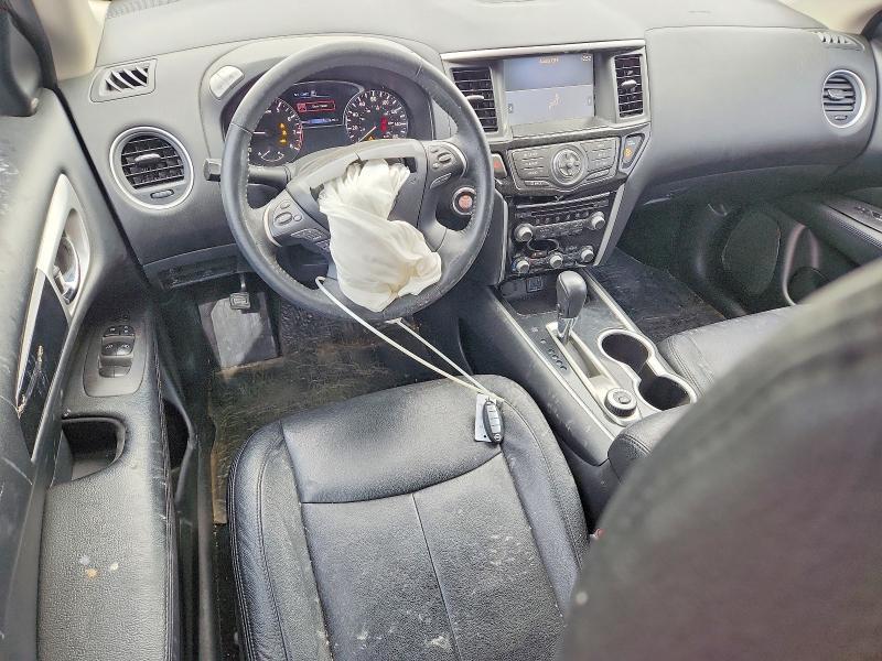 2019 Nissan Pathfinder sv