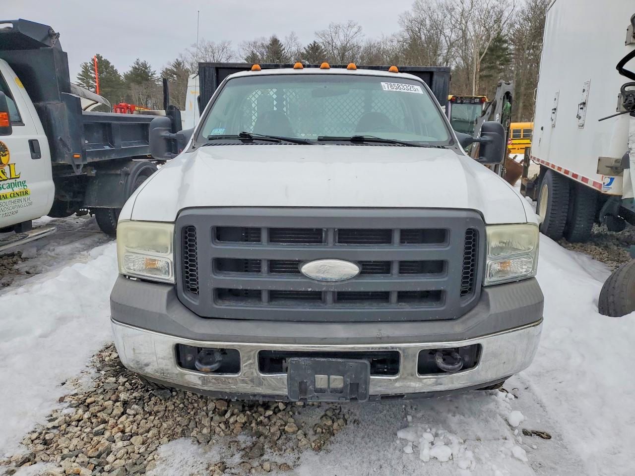 2005 Ford F350 Super Duty Flatbed Truck