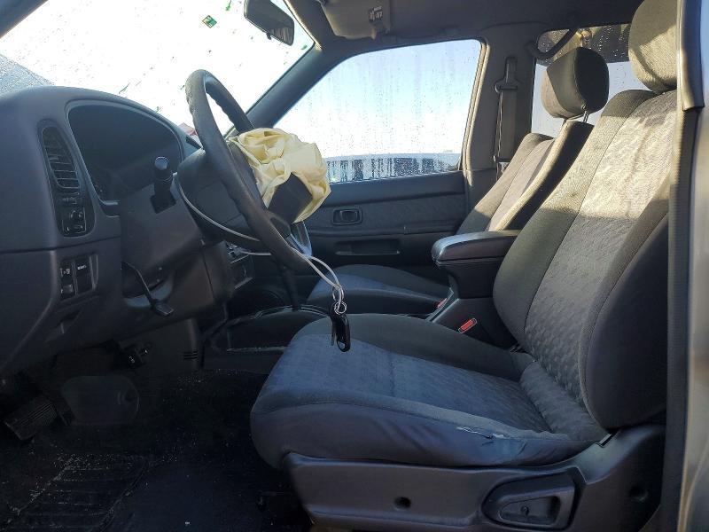 1999 Nissan Pathfinder xe