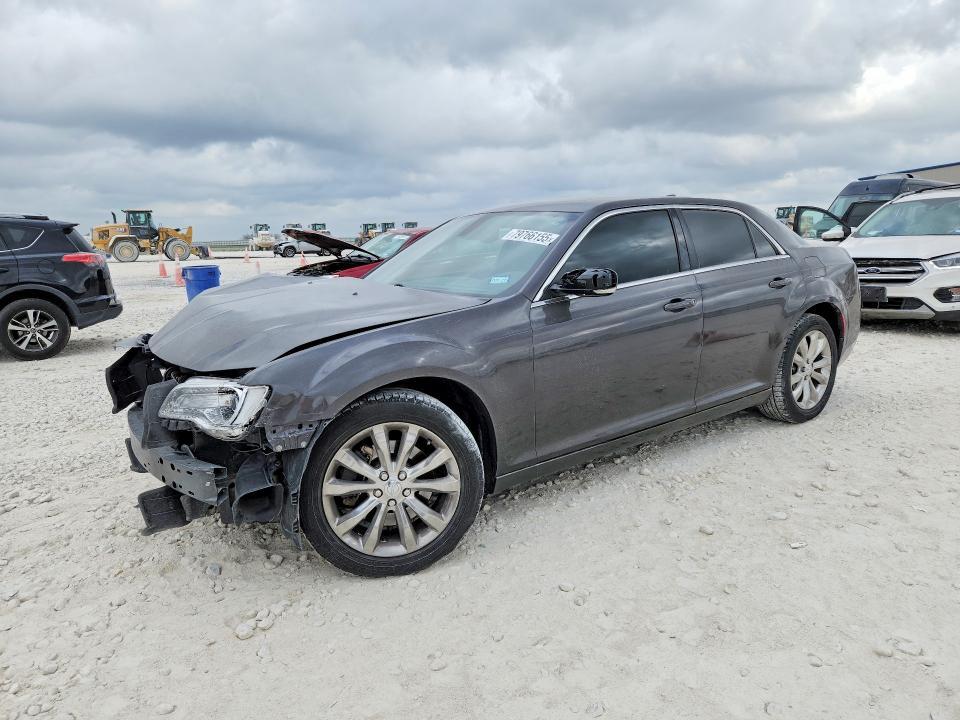 2021 Chrysler 300 Touring
