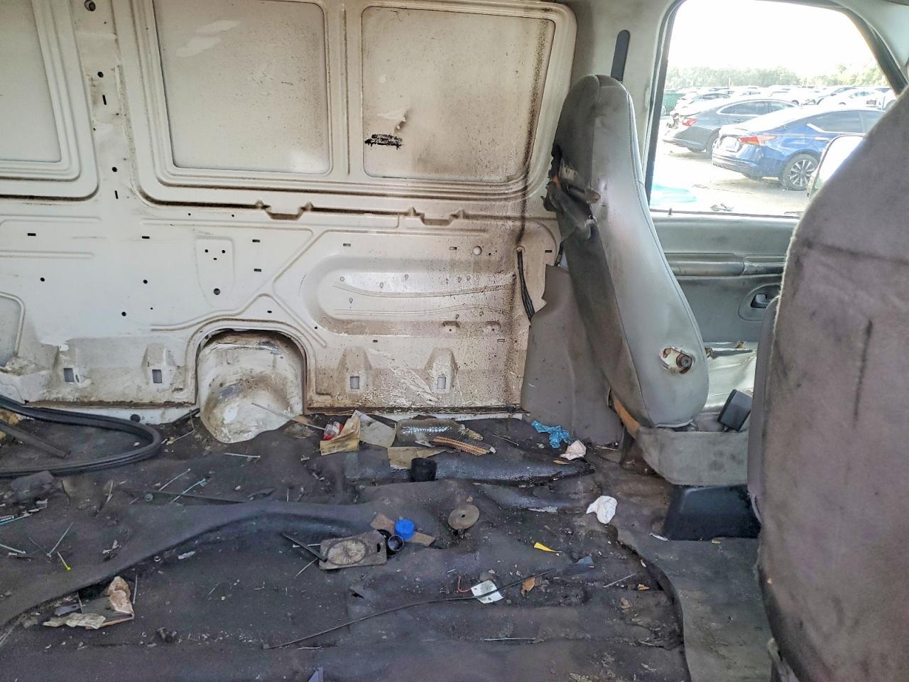 2004 Ford Econoline E150 van