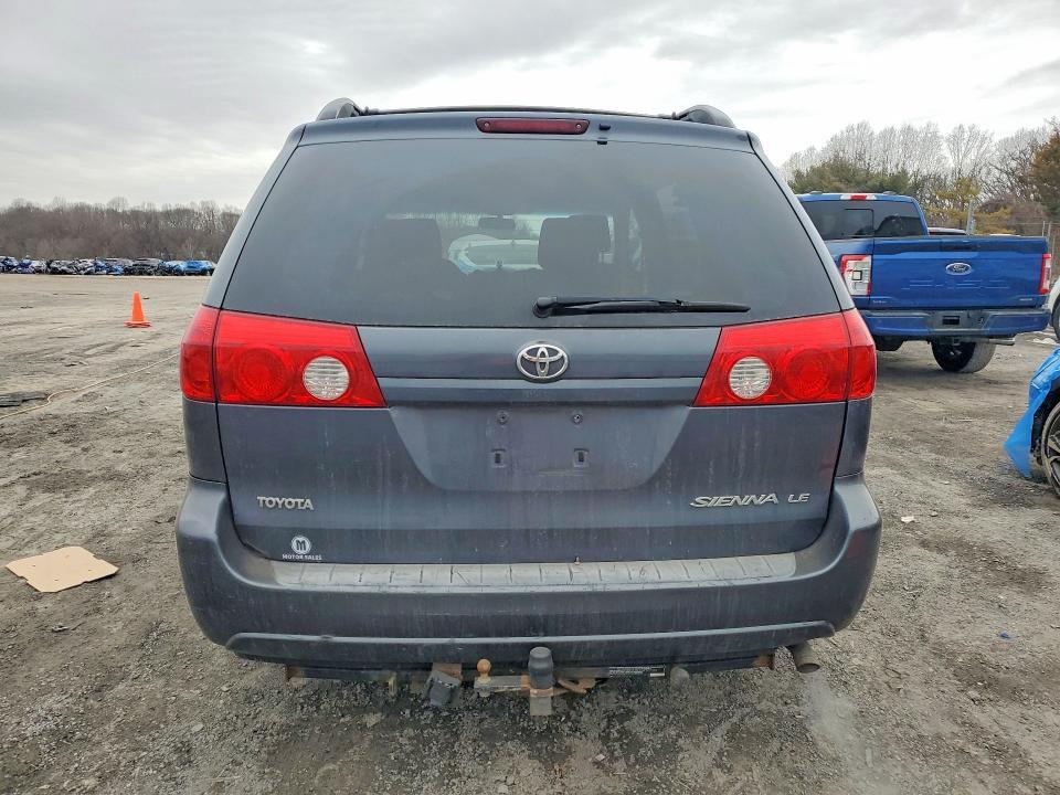 2006 Toyota Sienna le 7 Passenger