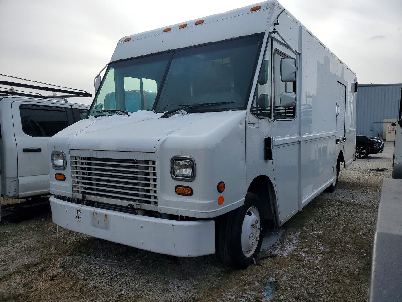 2005 Freightliner MT45 Delivery Truck