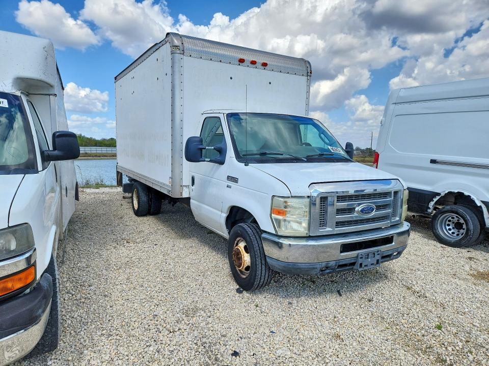 2011 Ford E350 BOX Truck