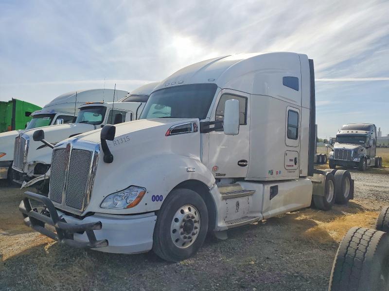 2017 Kenworth T680 Semi Truck