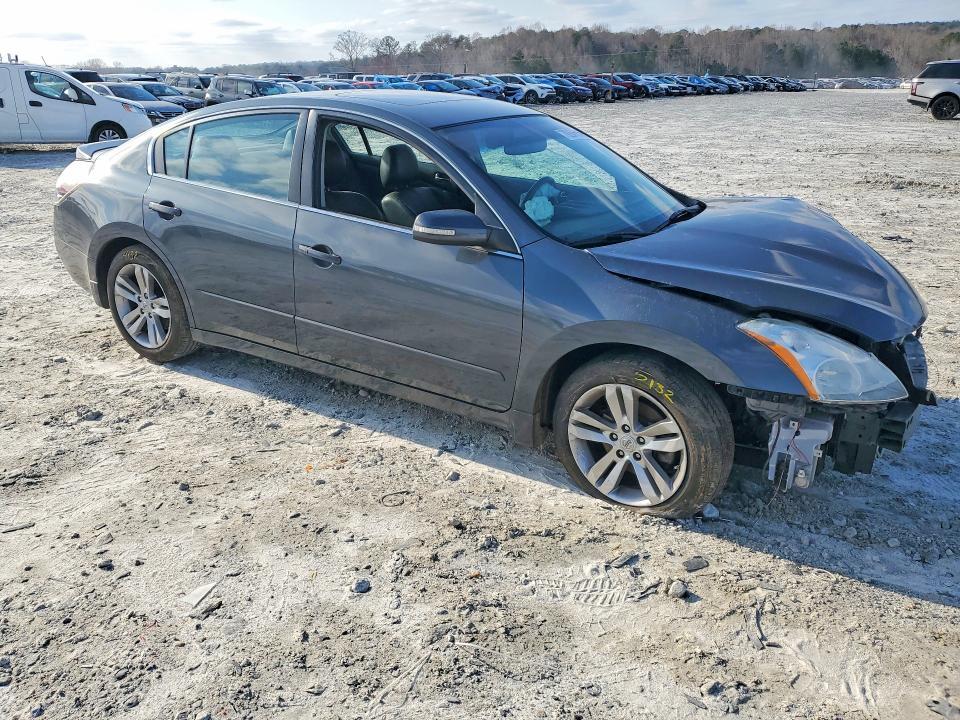 2011 Nissan Altima 3.5 sr
