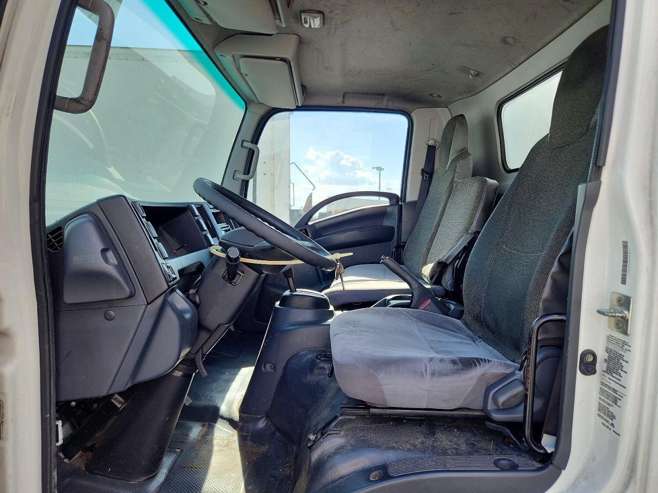 2023 Isuzu NPR HD BOX Truck