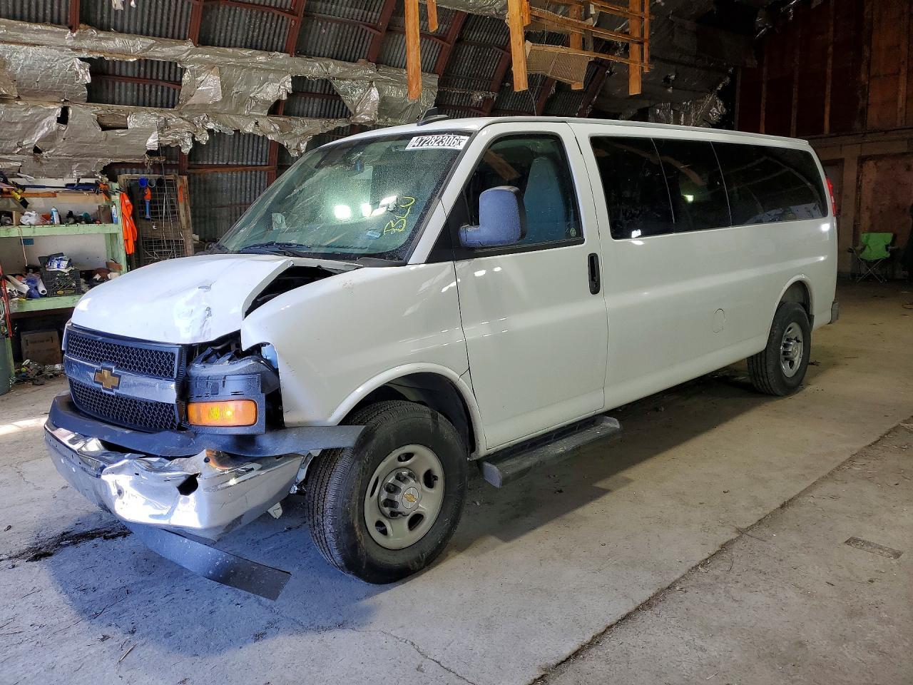 2025 Chevrolet Express G3500 LT